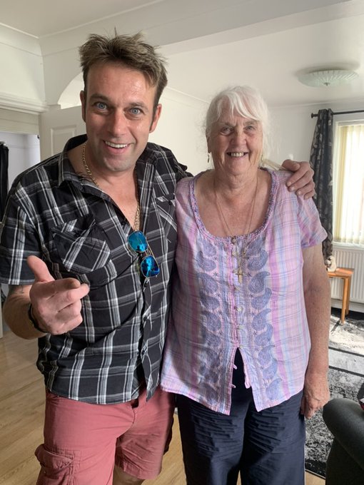 I like to show people the lengths we go to to make sure people get the things that I am given so I make sure they given to the right person like in this film,Thankyou Barbara from me &amp; Jaywick Sands Happy Club.24/08/2021