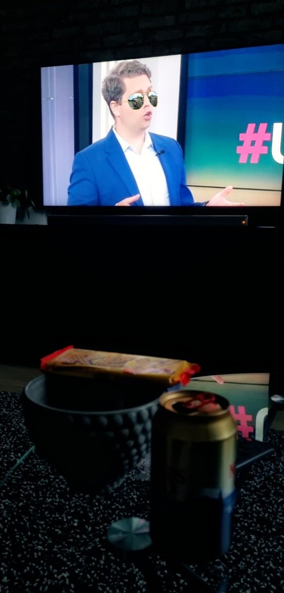 Marcusstberg's tweet photo. #uppesittarkväll https://t.co/sgwrHmsiYk