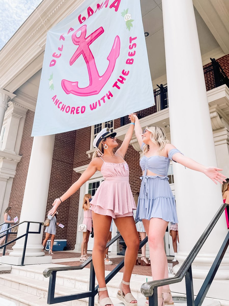 REMINISCING BACK ON BID DAY💖⚓️ We hope everyone’s first week of classes went well!! #bamadg