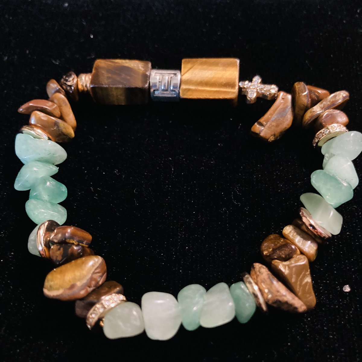 theeffects4444's tweet photo. #crystals #jewelry #customize #handmadegifts #customjewelry #geminiwomen #gemini #tigerseye #tigerseyejewelry https://t.co/A0323zKHBy