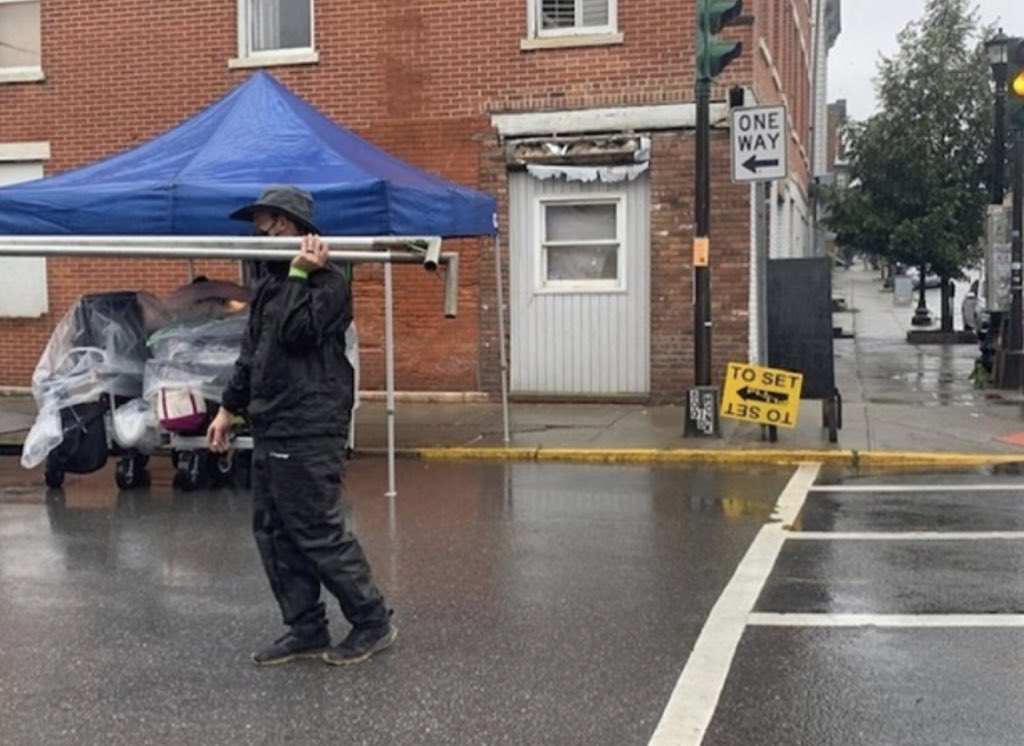 PLLNewsUpdates's tweet photo. Here we go! Exclusive BTS photos for #PrettyLittleLiarsOriginalSin filming Chapter 1! Filming took place in Prison Alley, Hudson NY! https://t.co/mCGKudpHkq