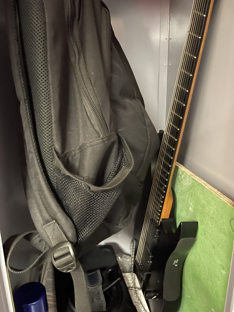 Working 16 hour days a few times a week called for some guitar action on my downtime ! It fits perfect in my locker 😍. #7string #headless #legator