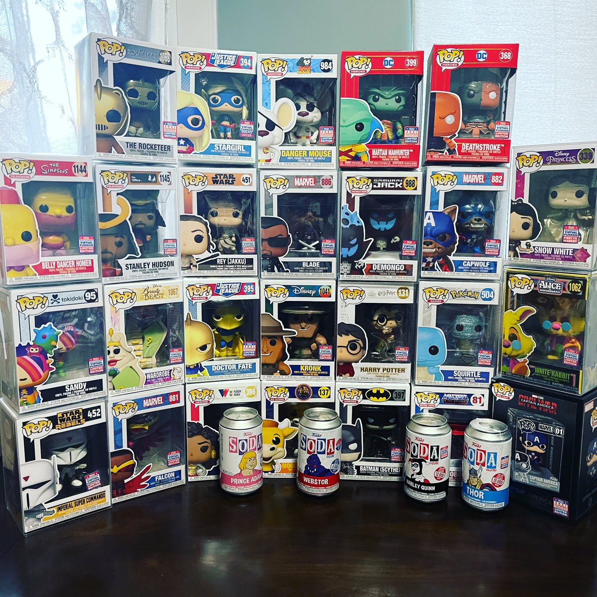 Animehq_us's tweet image. Mail Call: Funkon Has Arrived

#Funko #FunkoPOPs #funkon2021 #funkon #funkocollector #marvel #dc #blacklight #anime #mailgrail