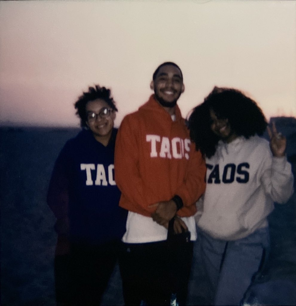 janevaalexis's tweet photo. gang chillin’ at the beach on polaroid 600 film. we buy Black owned round here. 🖤
#TAOS #HBHB https://t.co/FimOmNPNwG
