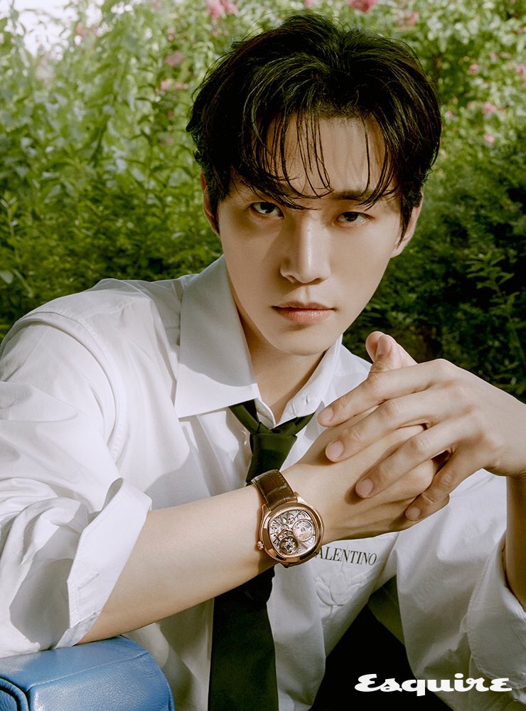 eundong9's tweet photo. 210825 에스콰이어 코리아 (Esquire Korea)

2PM 준호의 시간 part.1

매 순간이 평생의 한 번인 것처럼 최선을 다하는 2PM 준호의 시간은 늘 빠르게 흘러간다. 
피아제 그리고 오직 준호만의 시간.

📰https://t.co/IviCtaTsAE https://t.co/pi021iYoCP