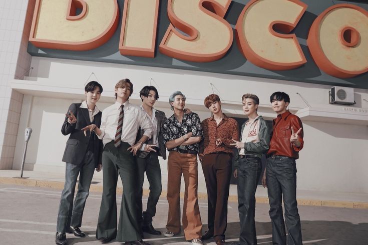cataattonia's tweet photo. bangtan es el grupo más completo de toda la industria. BTS PAVED THE WAY 
#bts #btsdivine #btsdiamond https://t.co/CU8NF8tLAC