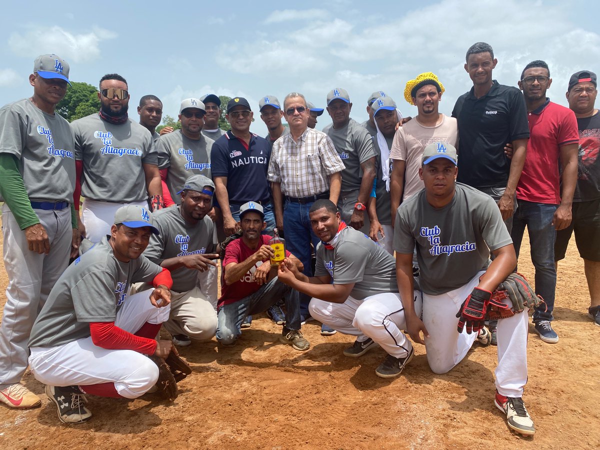 Apoyando el deporte en el club Freddy Acosta intercambió entre la altagracia y pueblo nuevo haciendo lo que siempre e hecho en mi provincia.