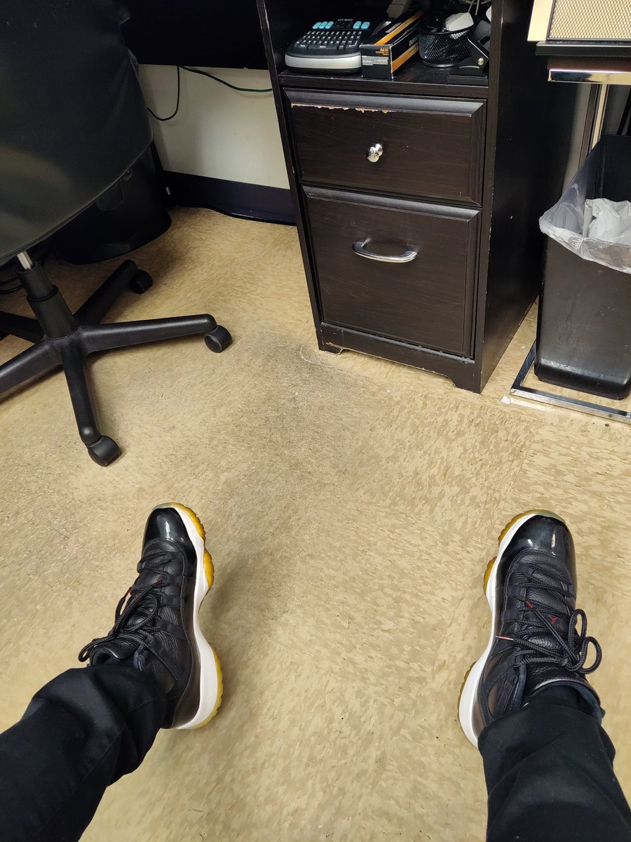 DelaughterCraig's tweet photo. Good flicks and good kicks https://t.co/S8ZybzIrRI