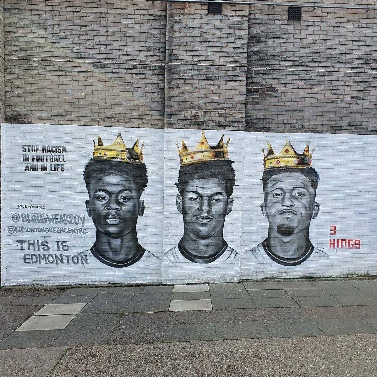 Come visit 
#3kingsmuraledmontongreen #bunracisminfootball #bunracism #StopRacism <a href="/blingwearuk/">Blingwear Arts</a> 
Concept <a href="/blingwearuk/">Blingwear Arts</a>
Artwork <a href="/GnasherMurals/">Gnasher</a>