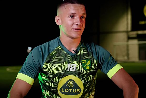 FTalentScout's tweet image. Christos Tzolis debut for Norwich City vs Bournemouth:

12&apos; goal ⚽️
33&apos; assist 🅰️
66&apos; goal ⚽️
75&apos; assist 🅰️

19 years of age. Incredible. 🟡🇬🇷