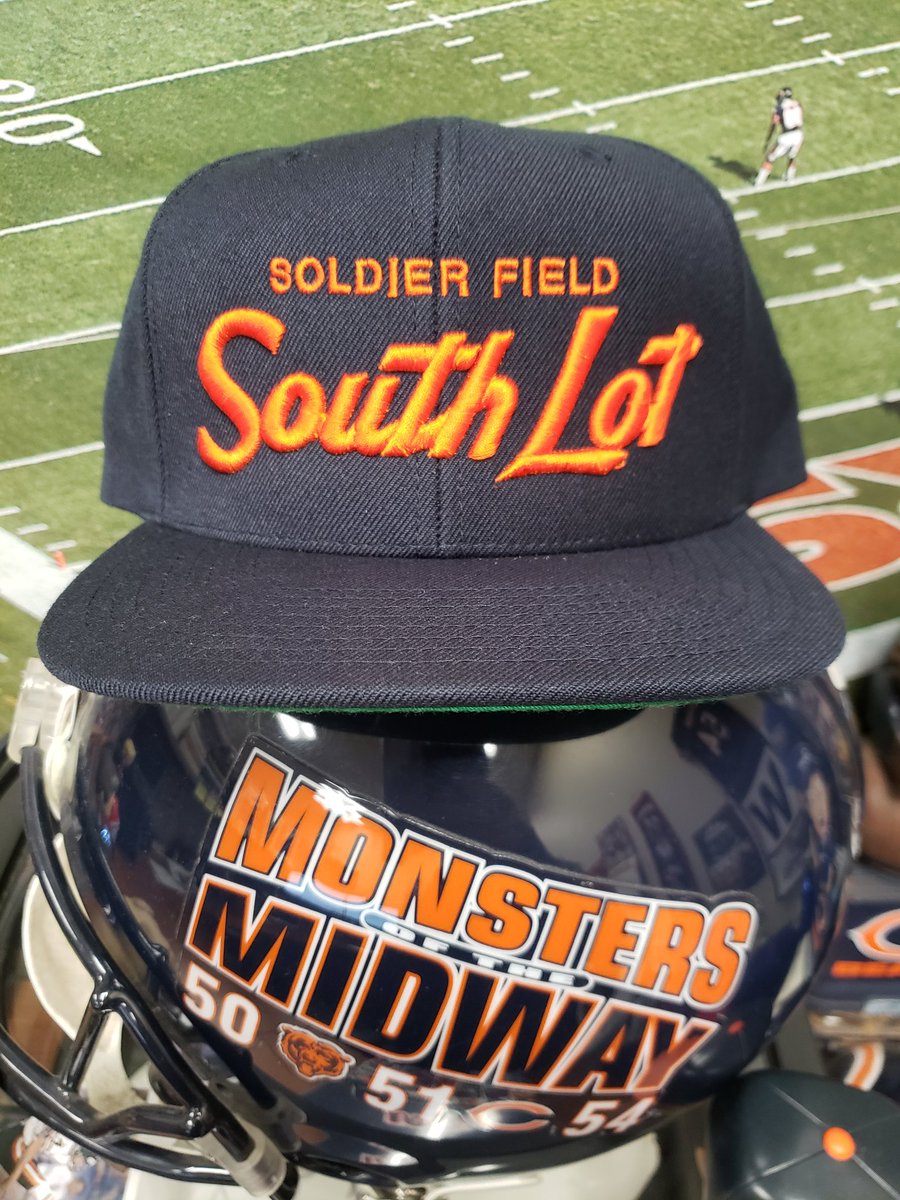 ElShaungo_'s tweet photo. MAIL CALL 
@Deep_Dish_Tees This hat is clean AF 👀 🔥🔥🔥🔥🔥 Freakin amazin 🤜🤛

Don't know if this makes me an Official Un-Official SOUTH LOT Member ?!? 🤣🤣

I will definitely be reppin at my local BEARS Bar. I absolutely love the Kelly Green UV 💯

🐻 ⬇️ https://t.co/1wXUiaRHbZ