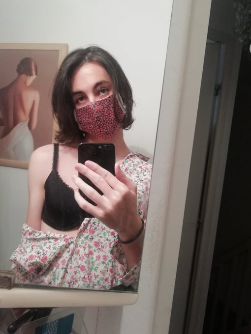 2 pic. I've tried to crossdress as a girl idk, thoughts maybe?
#Femboy #Crossdresser https://t.co/zC