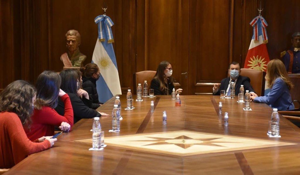 GZamoraSDE's tweet photo. Este mediodía  en Casa de Gobierno, recibí la visita de la Ministra de las Mujeres, Géneros y Diversidad de la Nación, Dra. Elizabeth Victoria Gómez Alcorta, con quien firmamos un acta  complementaria al Convenio Marco de Asistencia y Cooperación. https://t.co/zeuXAtClAZ