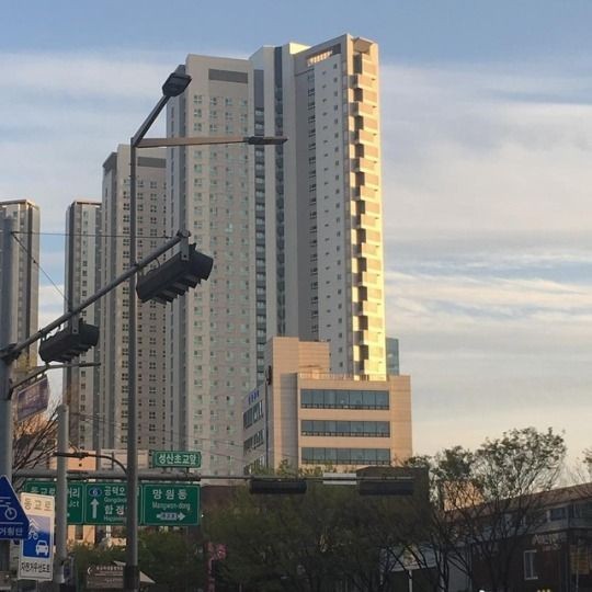 I' (@moodyonmoon) on Twitter photo 