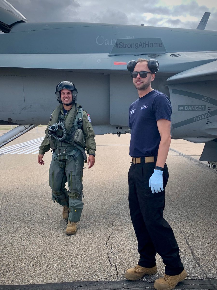 CF18Demo's tweet photo. Weβve had a lot of fun in the west but now itβs time to say farewell to our west tech crew and rejoin our east team for @AirshowLondon βοΈπ©ππ¨βοΈ
.
.
.
#cf18 #cf18demo #aviation #hornet #jet #aircraft #fighterforce #fighterpilot #tech #strongathome #opinspiration #airshow https://t.co/YNr2UOfQjV