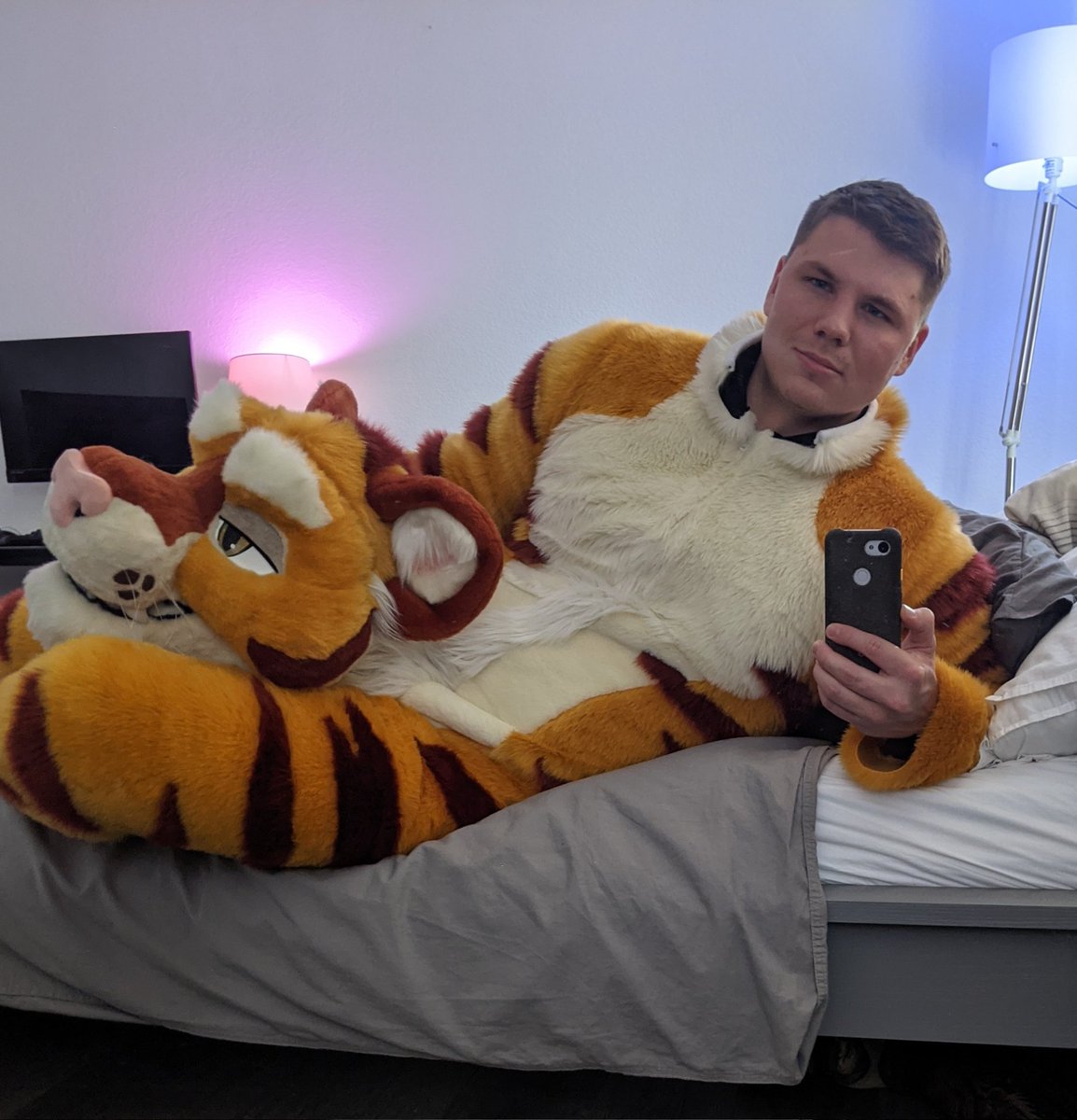 TigerMuzz's tweet photo. Would you smooch a tiger?😘 https://t.co/F4pRo6rkra