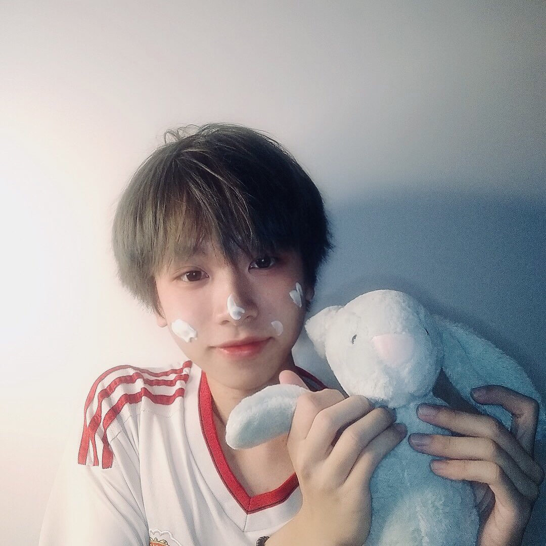 Ldd1053's tweet photo. 今天是个奶油蛋糕 https://t.co/LF4G5W340g
