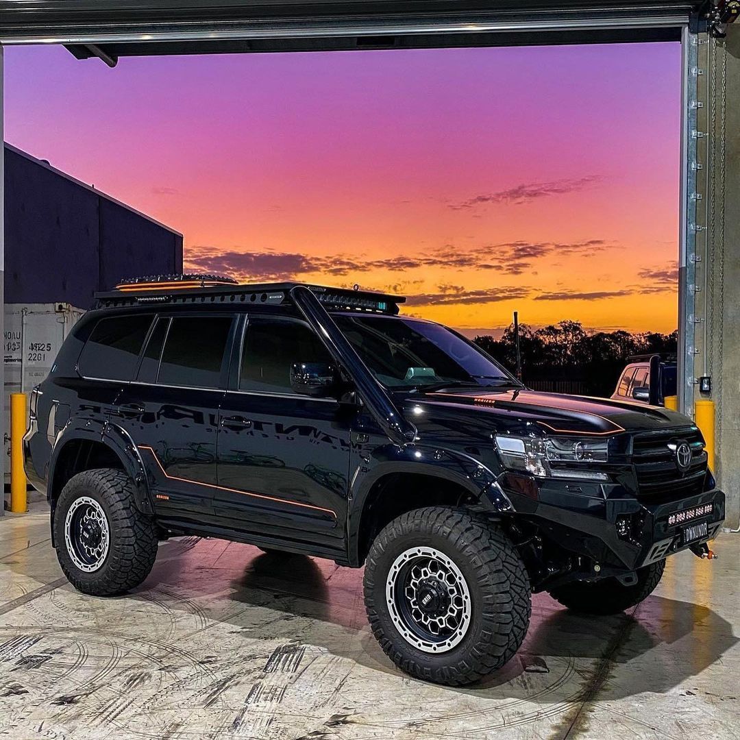 CruiserGear's tweet photo. 💪
📸 @200dwnundr
#200series #cruisergear #ランクル200 #landcruiser #トヨタ #200serieslandcruiser #200lcdc #lx570 #lexuslandcruiser #lrd #bp51 #1grfe #1urfe #2uzfe #3urfe #1vdftv #j200 #v8cruiser #builttolast #legendsneverdie #landcruiser #ih8mud #teq #toyotalandcruiser https://t.co/nmubnEeMlU