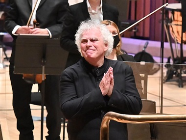 Concert Diary UK (@concertdiary) on Twitter photo The wonderful <a href="/londonsymphony/">London Symphony Orchestra</a> launch their new season in a superb concert spanning 100 years of British Music at <a href="/BarbicanCentre/">Barbican Centre</a> on Sunday 12 September
With <a href="/LucyCroweSop/">Lucy Crowe</a>, <a href="/LSChorus/">London Symphony Chorus</a>, Robert Jordan & Sir Simon Rattle
concert-diary.com/concert/156549… The wonderful <a href="/londonsymphony/">London Symphony Orchestra</a> launch their new season in a superb concert spanning 100 years of British Music at <a href="/BarbicanCentre/">Barbican Centre</a> on Sunday 12 September
With <a href="/LucyCroweSop/">Lucy Crowe</a>, <a href="/LSChorus/">London Symphony Chorus</a>, Robert Jordan & Sir Simon Rattle
concert-diary.com/concert/156549…
