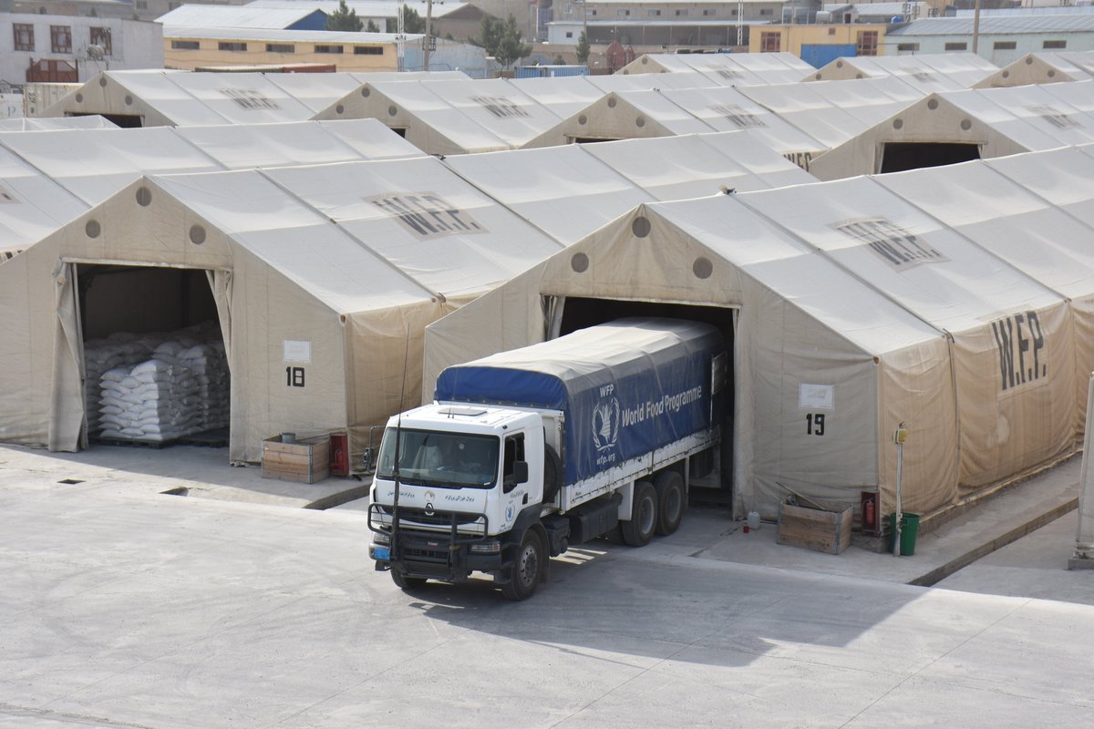 WFPAsiaPacific's tweet photo. Despite last week being one of the most dramatic in #Afghanistan’s recent history, WFP managed to reach 80,000 people with food and nutrition assistance. 

We have also been able to bring in 600 MT of food and 16 new trucks through border crossings. 

#StayAndDeliver https://t.co/H4Xz3NCHrW