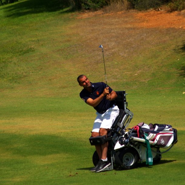 Golfnl's tweet image. 🏆🏆 Er gaan 2⃣ trofeeën mee naar Nederland! 
@DaphneVHouten en @richardkluwen prolongeren beiden de EK-titel in Portugal!
Van harte gefeliciteerd! 🤩

Reacties uit Portugal: golf.nl/nieuws/2021/au…

(📸 @edgagolf en @DaphneVHouten)