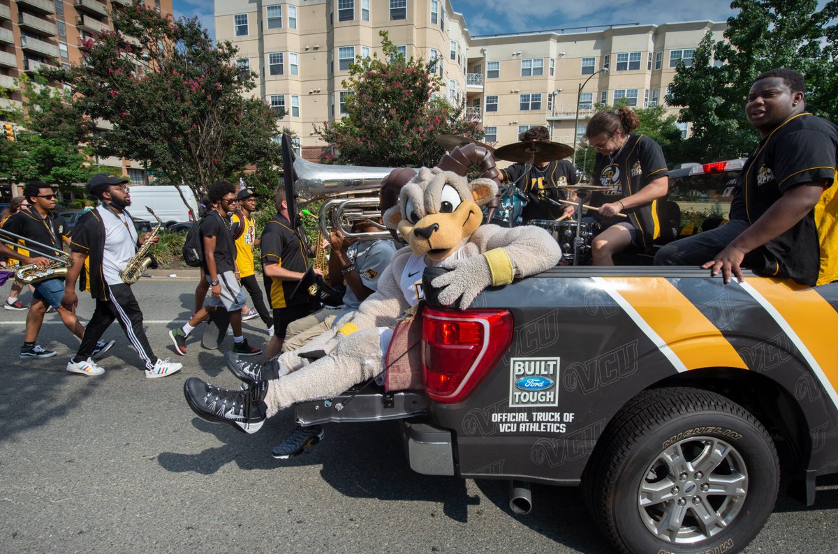 VCUAthletics's tweet photo. Welcome home Ram Nation 🐏💛

#ThisIsRamNation #LetsGoVCU https://t.co/8t4FC6WxYL