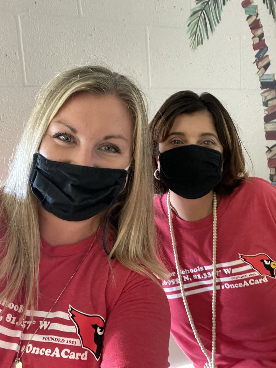 SThomasMMS's tweet photo. Day 1! ✅ So great meeting our new students and having some fun together! @hfoessett @4mrsmcl #onceacard #wearememorial https://t.co/FUw09UclDt