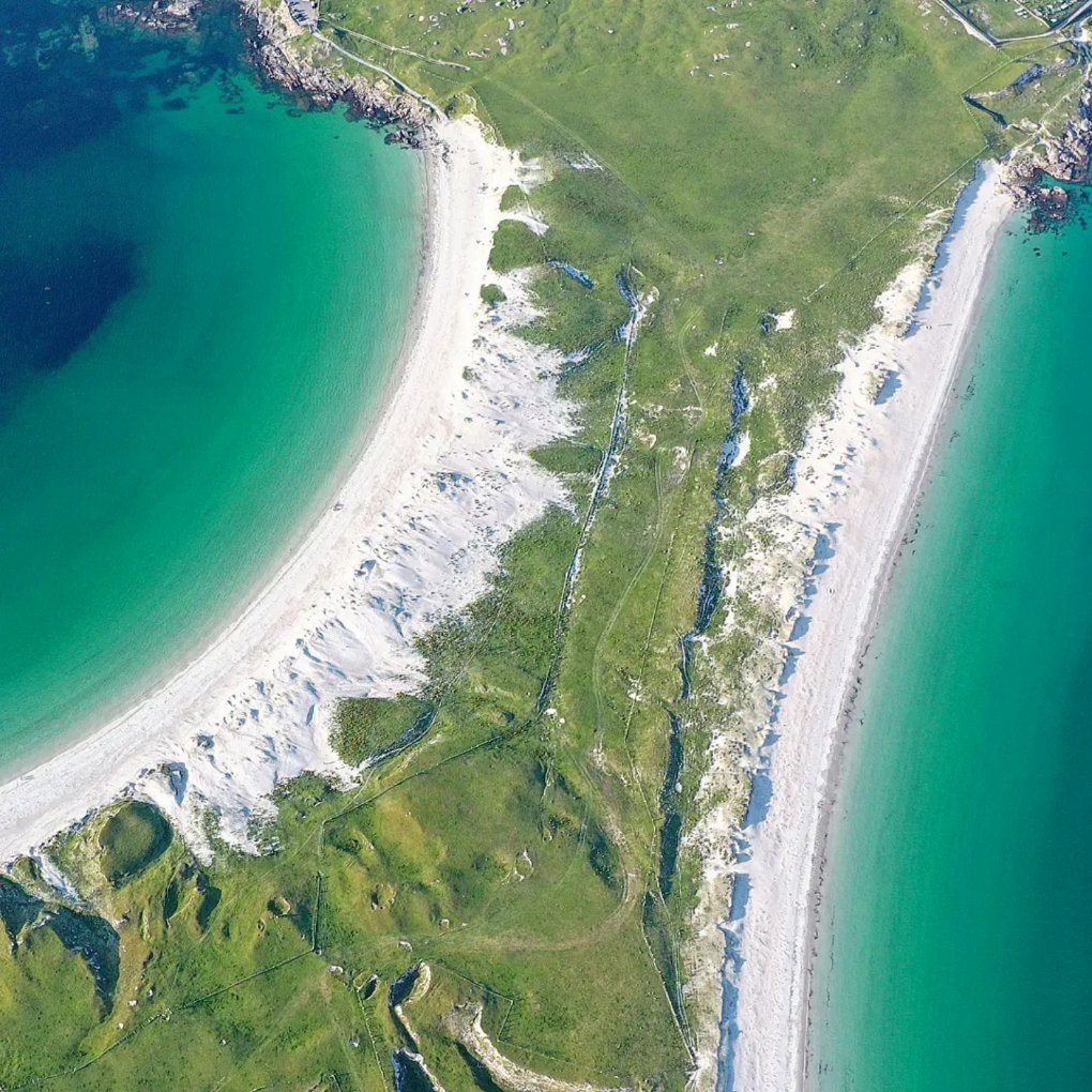 visit_galway's tweet image. This place needs no introduction... simply the perfect place to enjoy the sun! Be sure to stay off the dunes though, we need to conserve this stunning place!🏖️💯💙😍

📸 @RoundstoneHouse
📌 Gurteen &amp;amp; Dogs Bay, Roundstone

#Wow #Roundstone #Connemara #Galway #Ireland #VisitGalway