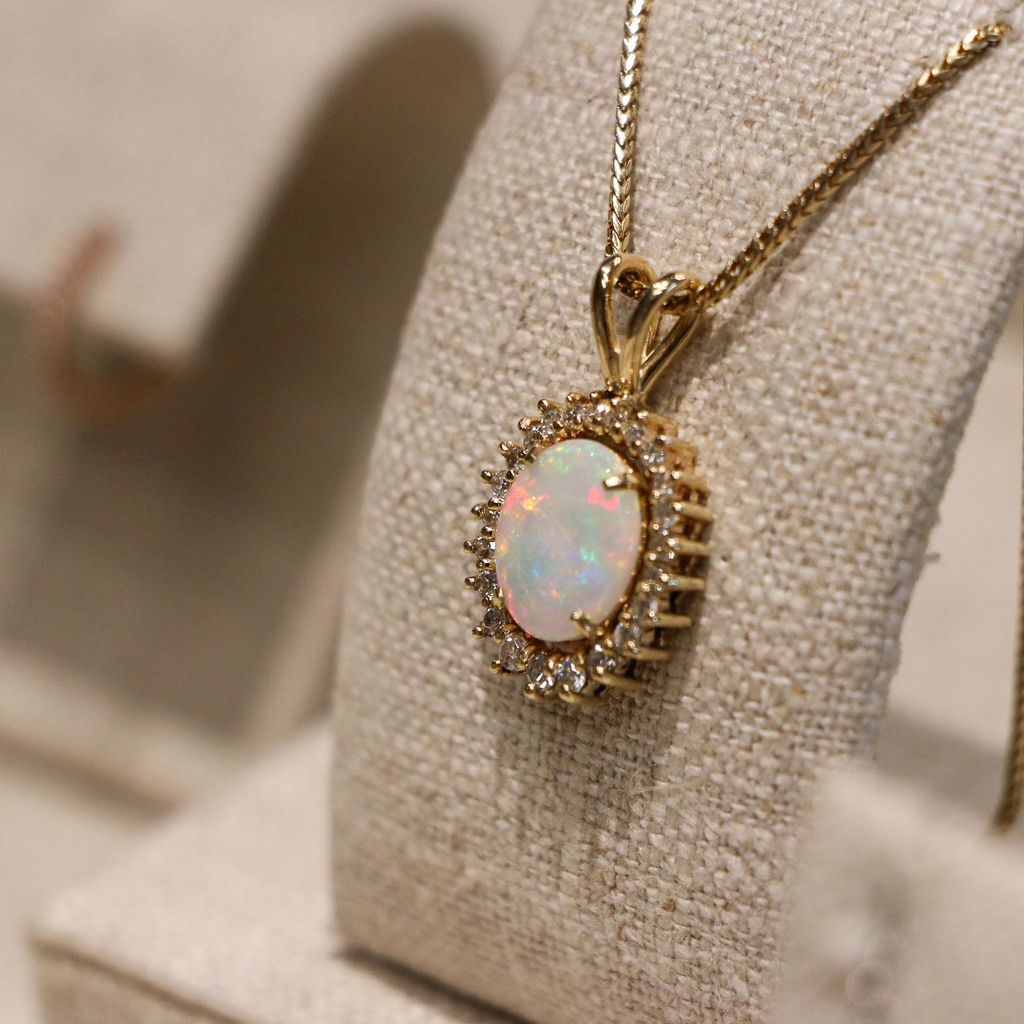 jrankinjeweller's tweet photo. Opal fans! Say hello to some beautiful opal pendants and rings now available in the shop.
#opalpendant #weloopal #opalstone #weloopals #ethiopian #ethiopianopal #ethiopianbeauty #localjewelry #jewelrycollector #opals #neckcandy #jewelrysales #jewelrytrends #ringoftheday #sparkle https://t.co/rWPtbYs0dL