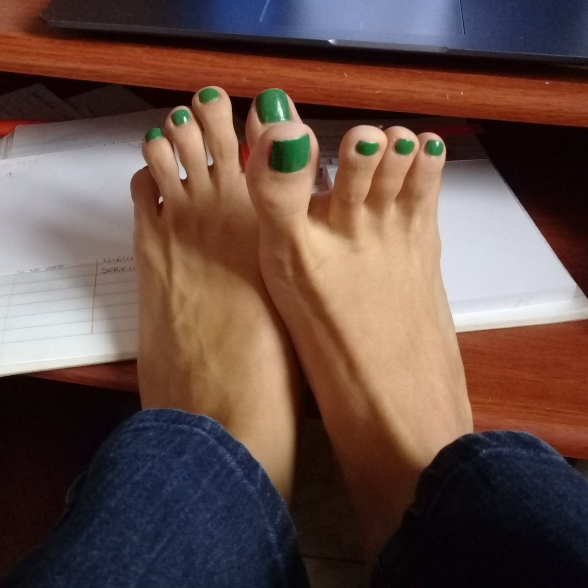 nattashafeet's tweet photo. those who love my feet want me to upload more content but they don't even pay for the pedicure 🤡

#FootFetish #FootKink #FootWorship #EbonyDomme #EbonyToes #EbonySoles #PayPigFeetPic #WhaleSub #CashCow • findomaus findom footfetish footfreak humanatm subfunded • https://t.co/8sN1NW8Qim