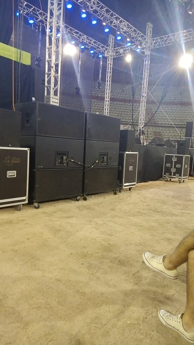 AzuKiula's tweet photo. @AytoColmenar @arrebatoficial Medidas covi cero patatero... Mucho mantener distancia mucha mascarilla y vendéis entradas junta de gente q no se conoce.... Muy mal y por cierto tenía asiento en primera fila y no vi nada del concierto mi vista dejaba mucho que desear, no se veía a ningún músico mi niño nadena https://t.co/niuLaBWqJf
