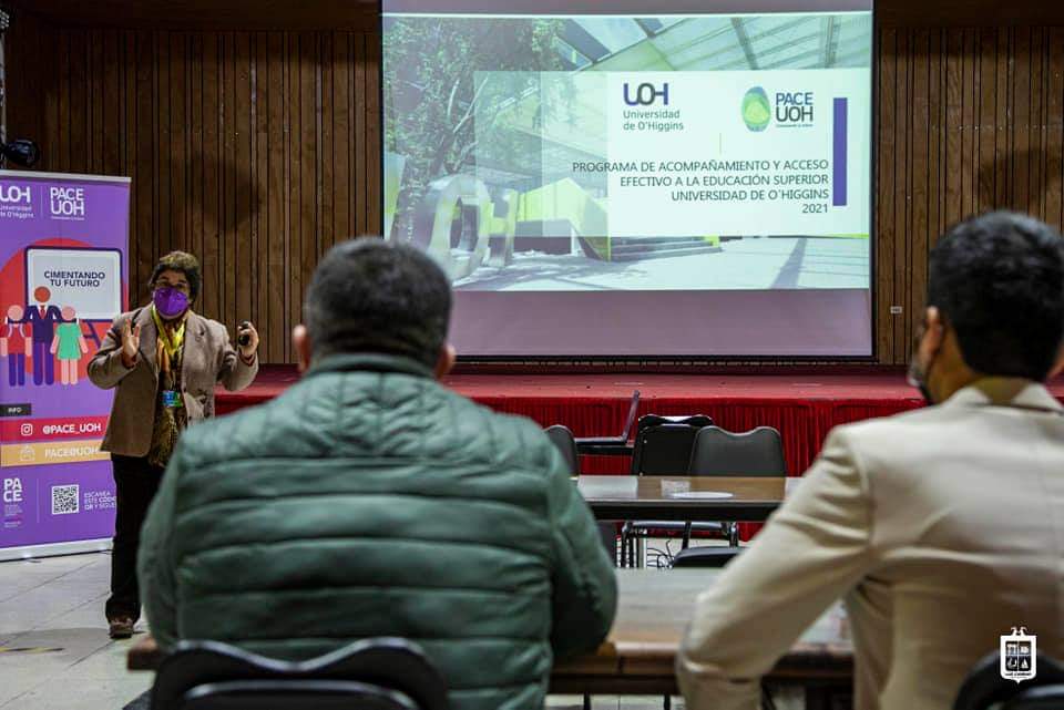 MuniLasCabras_'s tweet photo. Ayer, el alcalde de #LasCabras Juan Pablo Flores recibió la visita del Programa de Acompañamiento y Acceso Efectivo a la Educación Superior (PACE), de la Universidad de O’Higgins, quienes dieron a conocer el programa, además de indicar los lineamientos. https://t.co/KxrvOhVKWr
