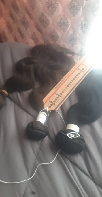new bundles for my bob this wig is annoying. https://t.co/gZCbiWfK5B