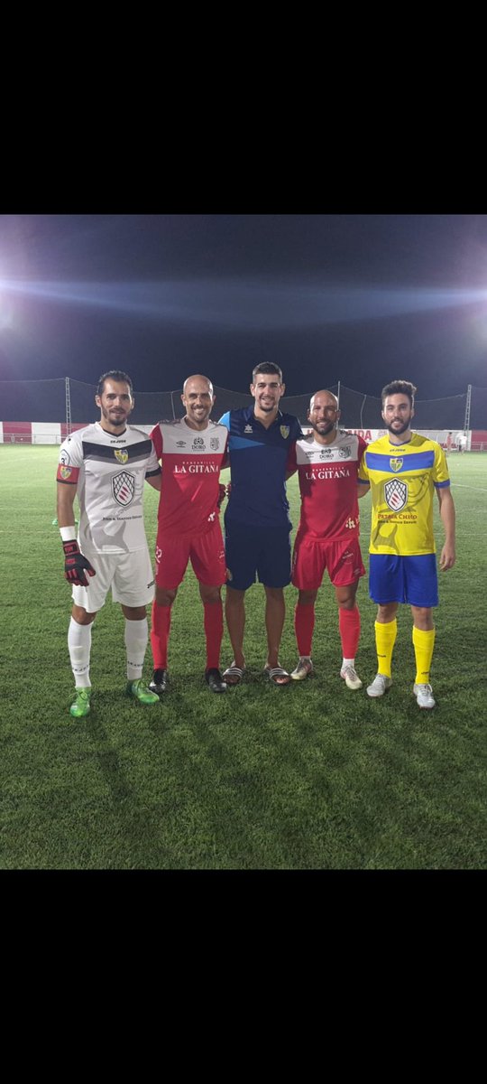 djl_daniel's tweet photo. Al final esto es lo que te deja el futbol,grandes compañeros y grandes amigos @gonmarquez5 @FSanchez_1 @cristian8ori @quiros85 https://t.co/8PBwMzN3jg
