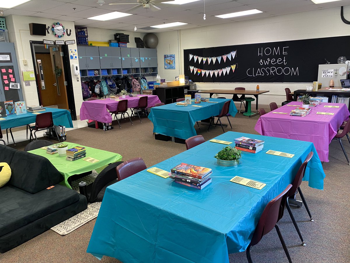 4TatWE's tweet photo. Today’s fun centered around reading. We held a ribbon cutting for our class library and a book tasting to check out all the great books! https://t.co/83jzLDqaDV