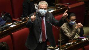 viaggrego's tweet photo. Claudio #Borghi avverte #Sileri: “Non #voteremo nessun #ObbligoVaccinale. I dati parlano chiaro” (Video) https://t.co/ub3m8Qg1Lk https://t.co/ps2m6eoVCw
