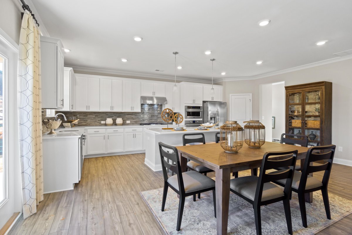 LennarAtlanta's tweet photo. An eat-in kitchen is just what you need. This one looks pretty great, don't you agree?
https://t.co/0uCjkikXrP
#LennarATL #ATL #Atlanta #Lennar #AtHome #HomeBuilding #NewHome #InteriorDesign #EatInKitchen #DiningSpace https://t.co/ZzgXuVLQTu
