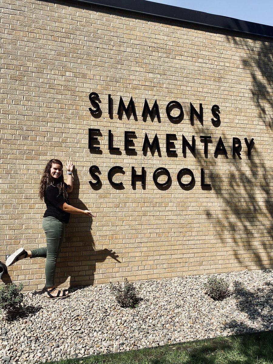 ajhoops34's tweet photo. To the start of something new! Blessed to be in an amazing school, with even better staff and kids! #year1 https://t.co/fQfImDxodr