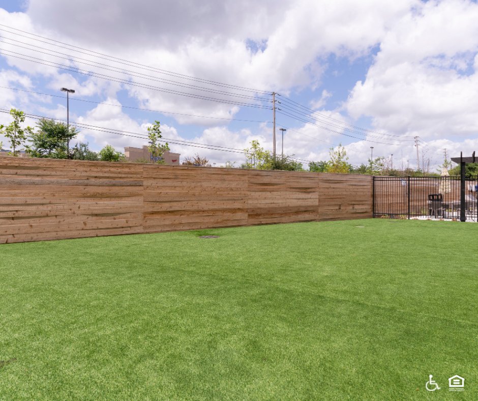 NotchAtNora's tweet photo. At Notch at Nora, there's truly something for everyone, including pets! 🐶 Keep your pup's tail wagging at our dog park or take a stroll along The Monon Trail.

Like our page to see more of our convenient community amenities.
#notchatnora #indianapolisapartments #twgdevelopment https://t.co/RKAVUEkUSg