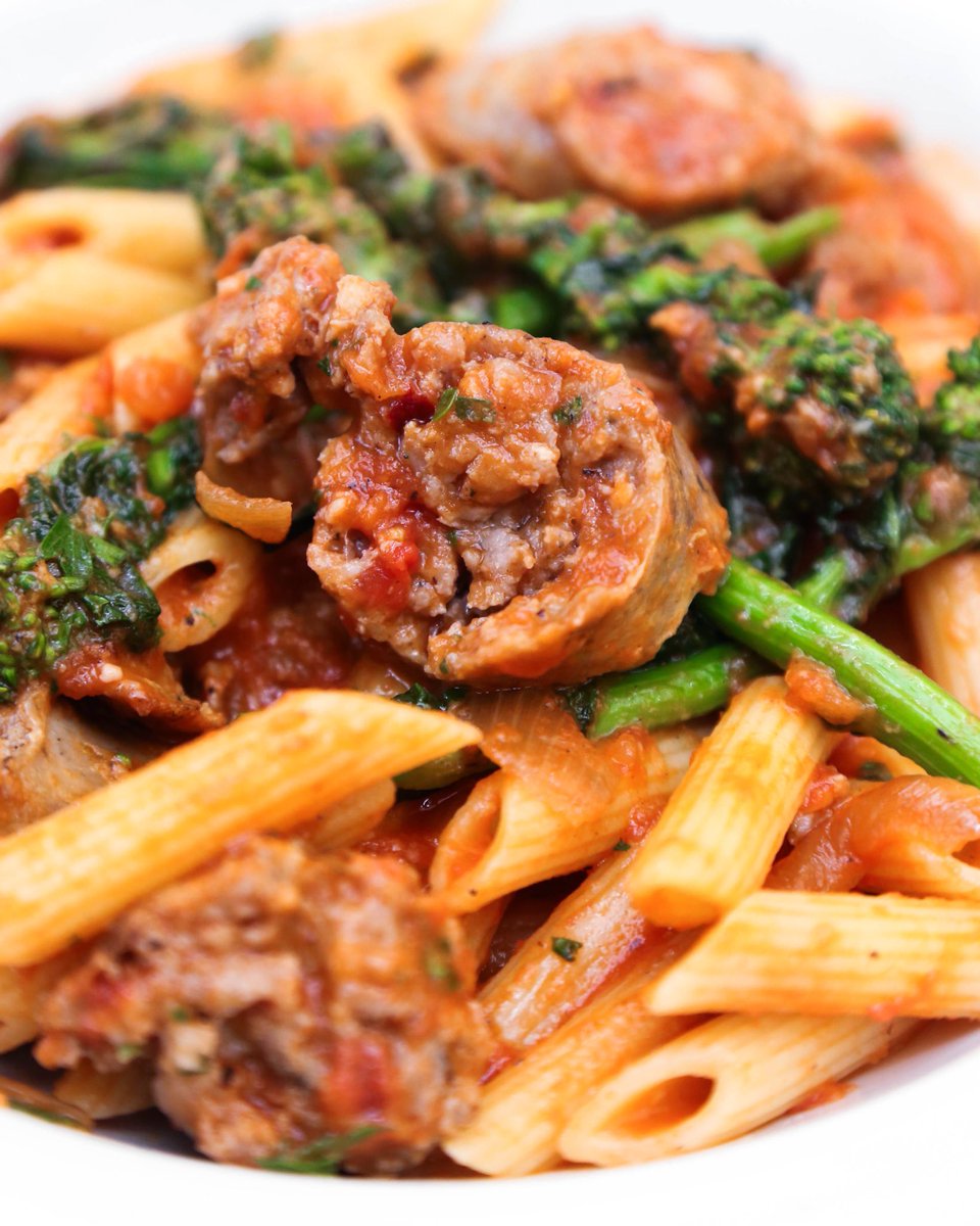 Penne for your thoughts 🍝

Penne Salsiccia | Handmade Sausage, charred rapini, chili flakes, Parmigiano 🌱✨