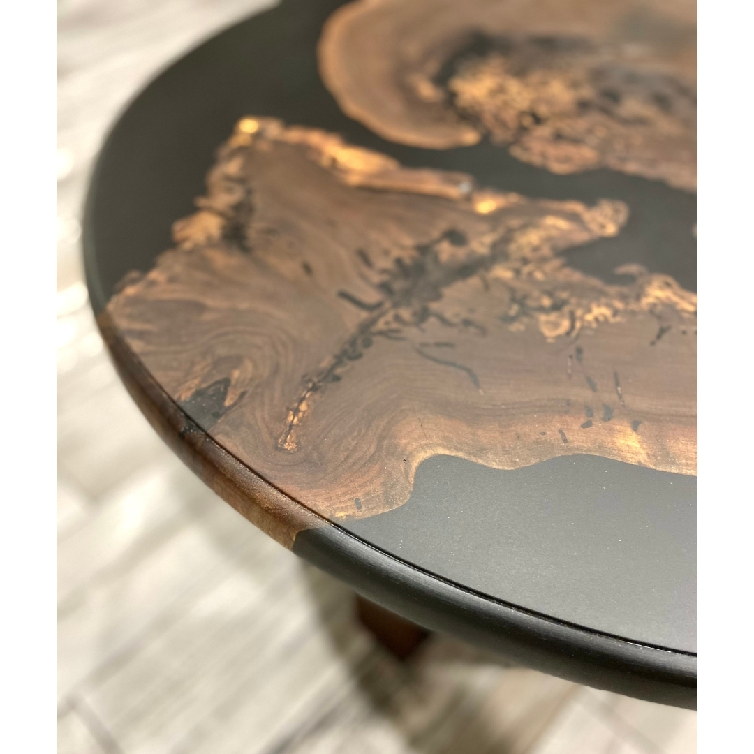 TheLumberShack1's tweet image. This table top by @touch_of_modern_woodworks was too sleek not to share for table top Tuesday! 😍

#tabletoptuesday #liveedgeslab #DIYTable #diningtable #epoxy #epoxytable #woodworker