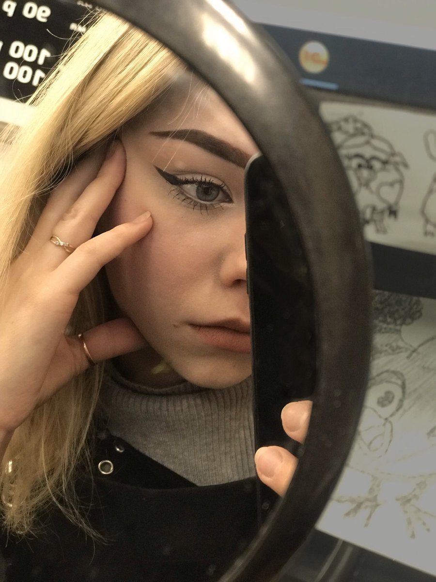 Единственное идеальное в моей жизни это брови