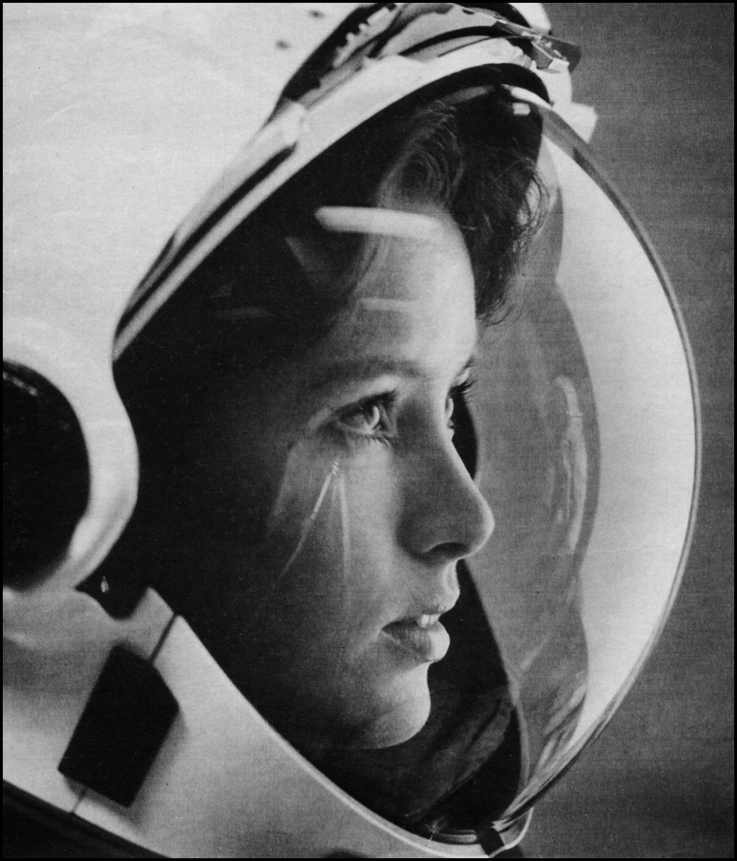 Happy Birthday to Anna Lee Fisher, born in 1949. Fisher was the first mother in space, in 1984 