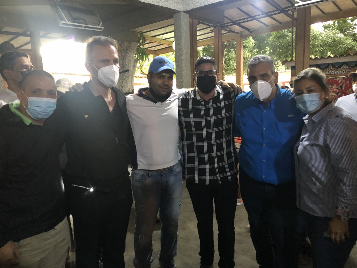 hamid_ramos's tweet photo. En @ADemocratica Carabobo Habemus Candidatos

Enzo Scarano será gobernador del Estado Carabobo y Carlos Lozano Alcalde de Valencia

ADelante https://t.co/hOE68pWw7e