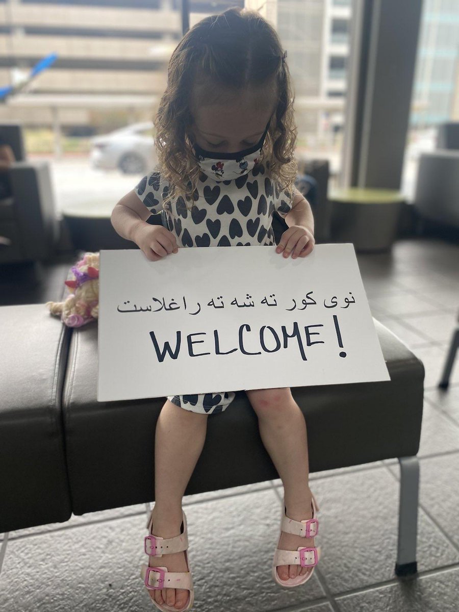 #Afghanistan refugees welcome. 💛

Last week, 3-year-old Juniper joined her parents Kate, an IRC volunteer, and Adrian, both US military veterans, at the Sacramento, CA airport to welcome arriving Afghans.

Take action to help make Afghan #RefugeesWelcome: act.rescue.org/yRqHe9p