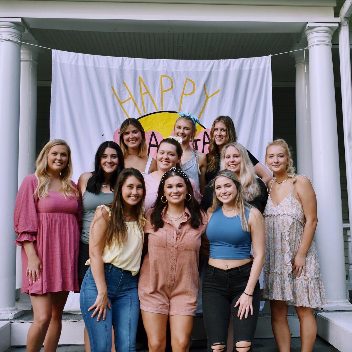 HAPPY FIRST WEEK OF CLASSES!!! especially to our seniors🥳🥳🥳