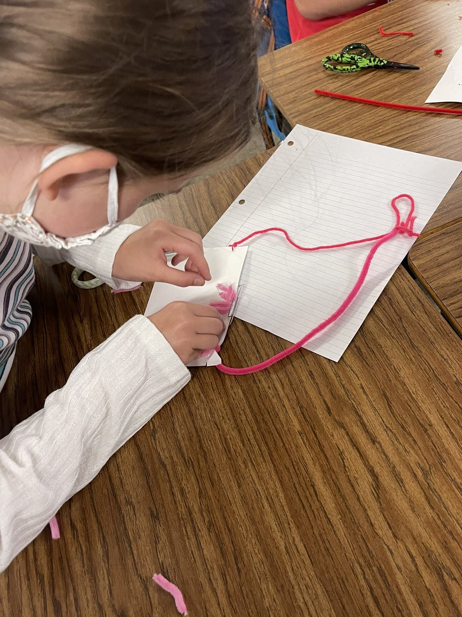 blwright2nd's tweet image. Today students had a STEM challenge to create a wearable name tag using specific supplies and changing a physical property of one supply. @meadowlarkws #5thgraderocks #STEM #Part1