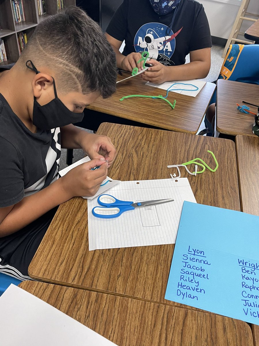 blwright2nd's tweet image. Today students had a STEM challenge to create a wearable name tag using specific supplies and changing a physical property of one supply. @meadowlarkws #5thgraderocks #STEM #Part1