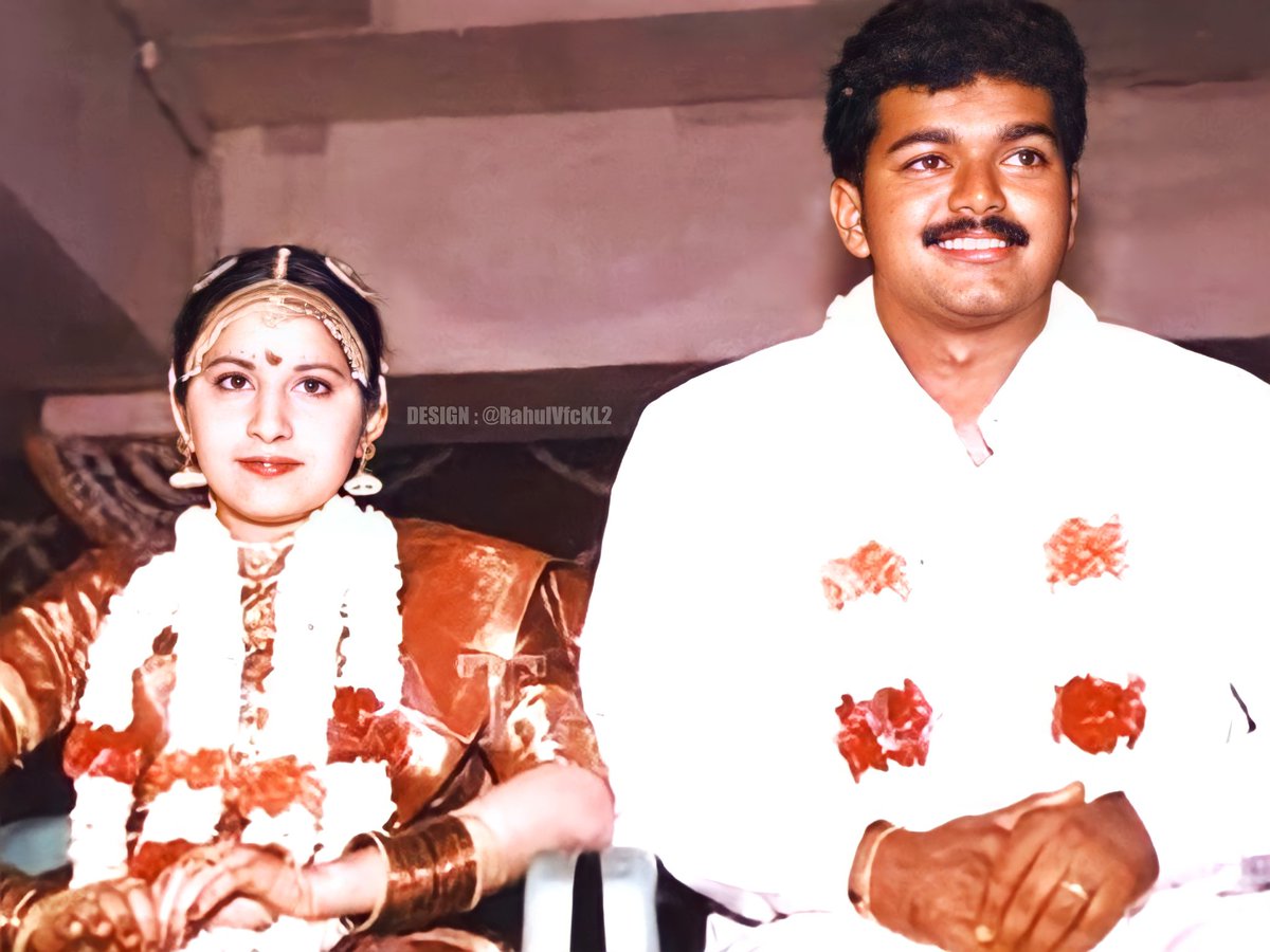 RahulVfcKL2's tweet photo. With the prayer that you will be able to support each other in every crisis of life and love each other till the end of your life and live together🥰🥰🥰🤗.
 Happy wedding anniversary to all our #ThalapathyVijay ❤️ #SangeethaVijay
🥳🥳🥳🥳🥳🥳🥳🥳❤️❤️
@actorvijay
#Master
#Beast https://t.co/bHeLStmR5b