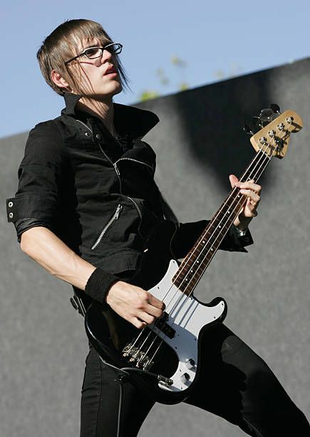 Майки уэй 2020. Майки уэй ревендж. Майки уэй. Mike way. My chemical romance майки уэй.